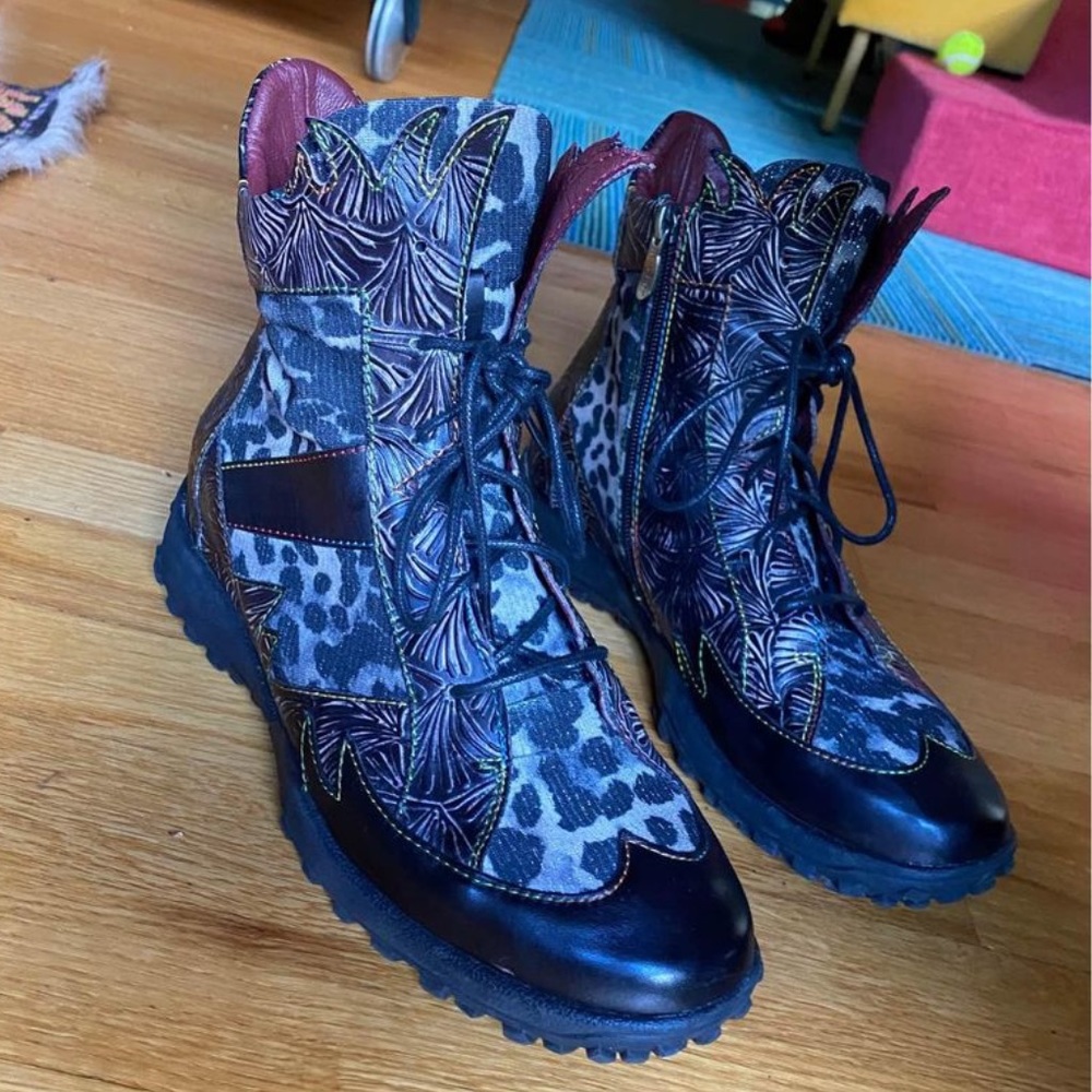 Unique artsy Leo boots